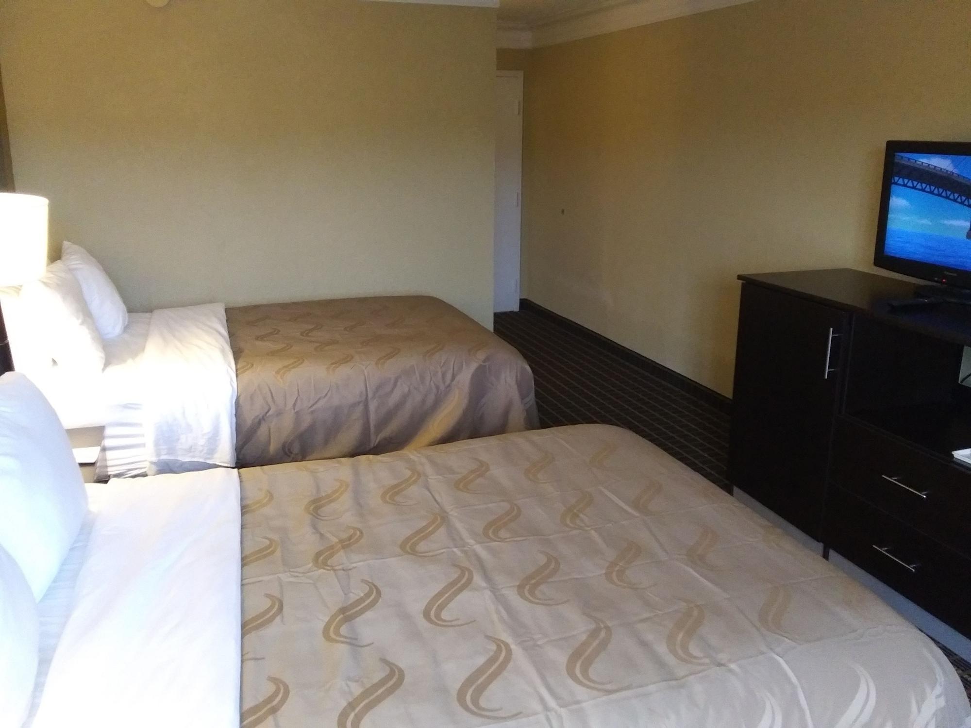 Quality Inn And Suites Fairgrounds - Syracuse Seneca Knolls Екстер'єр фото