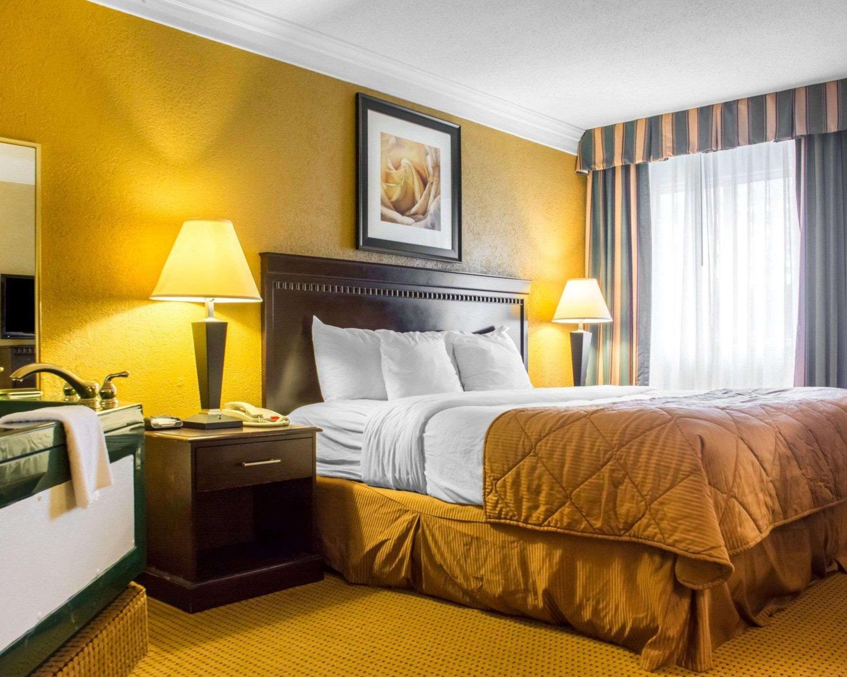Quality Inn And Suites Fairgrounds - Syracuse Seneca Knolls Екстер'єр фото