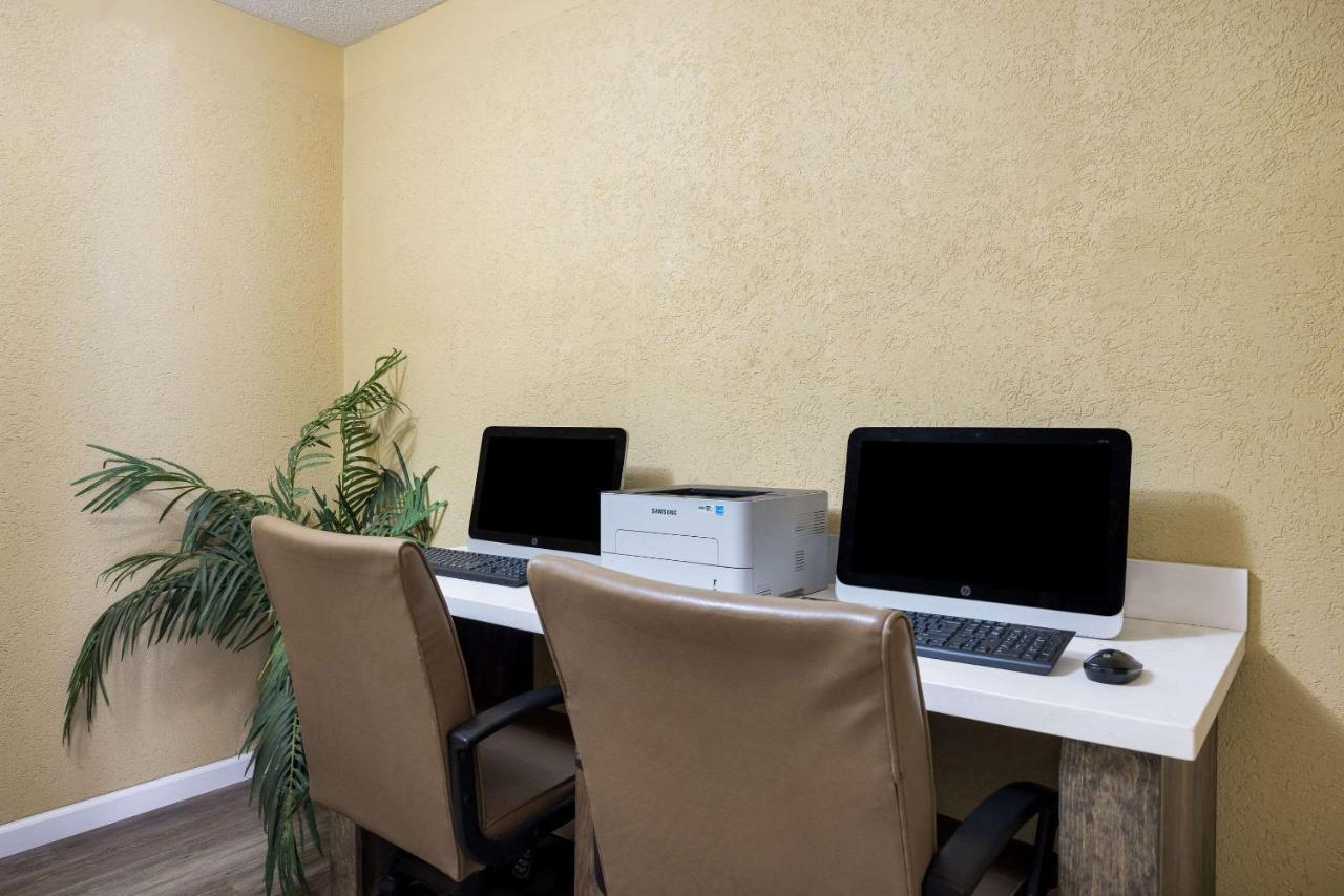 Quality Inn And Suites Fairgrounds - Syracuse Seneca Knolls Екстер'єр фото