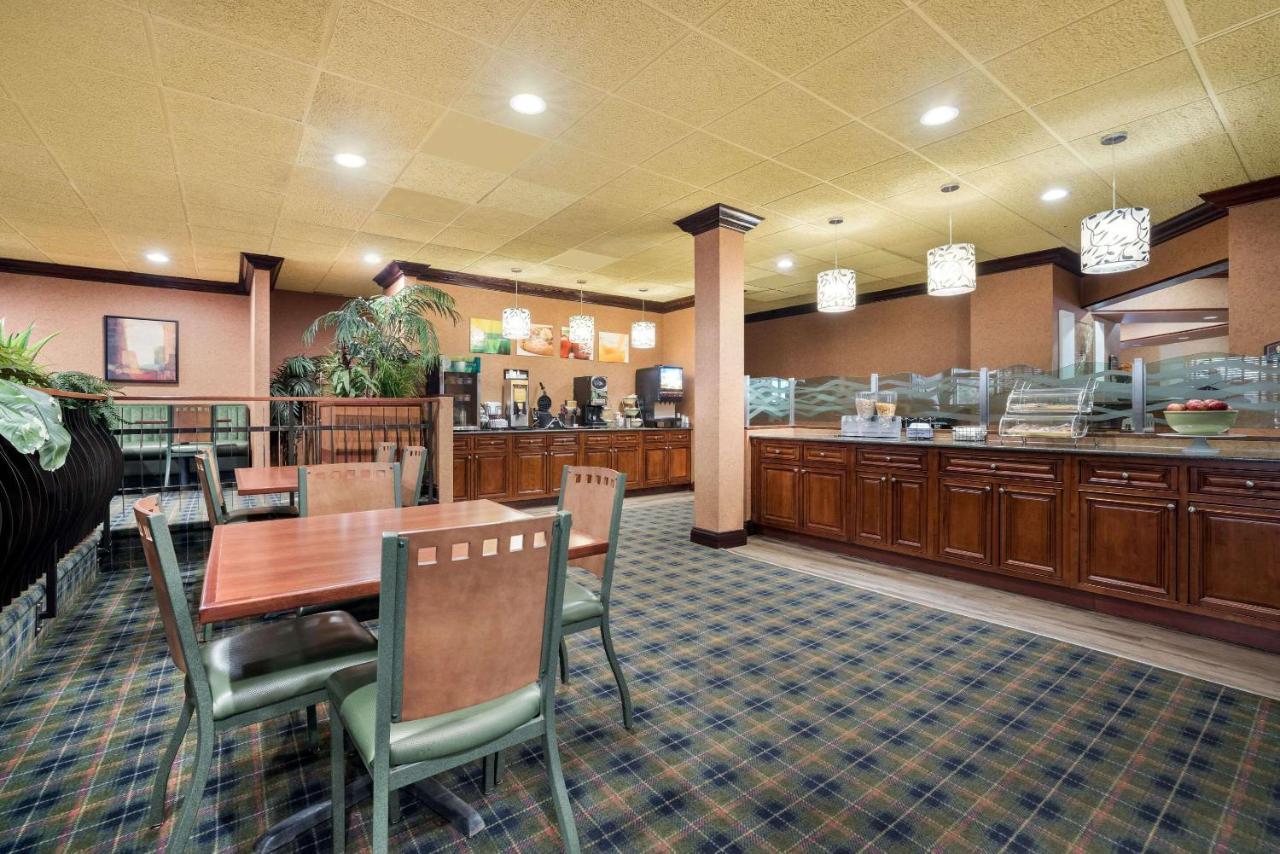 Quality Inn And Suites Fairgrounds - Syracuse Seneca Knolls Екстер'єр фото