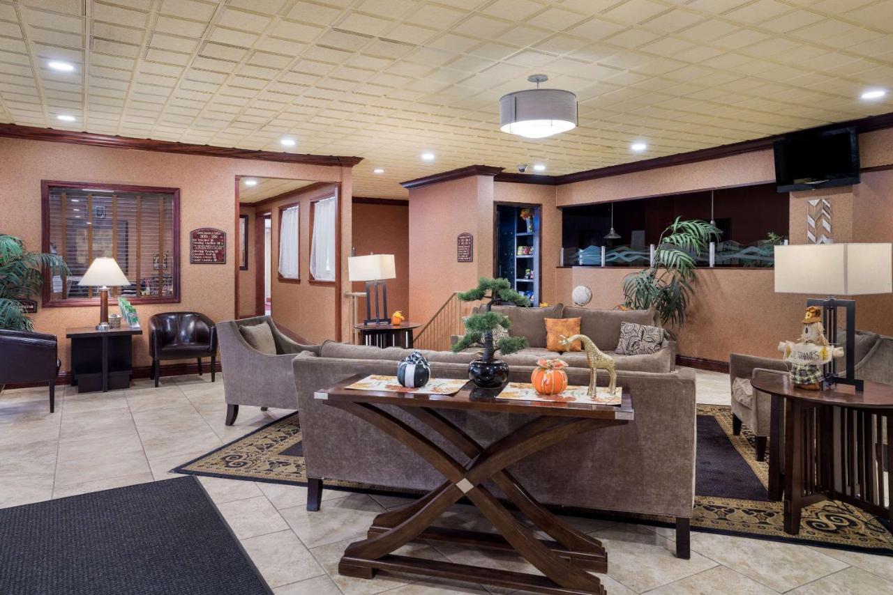 Quality Inn And Suites Fairgrounds - Syracuse Seneca Knolls Екстер'єр фото
