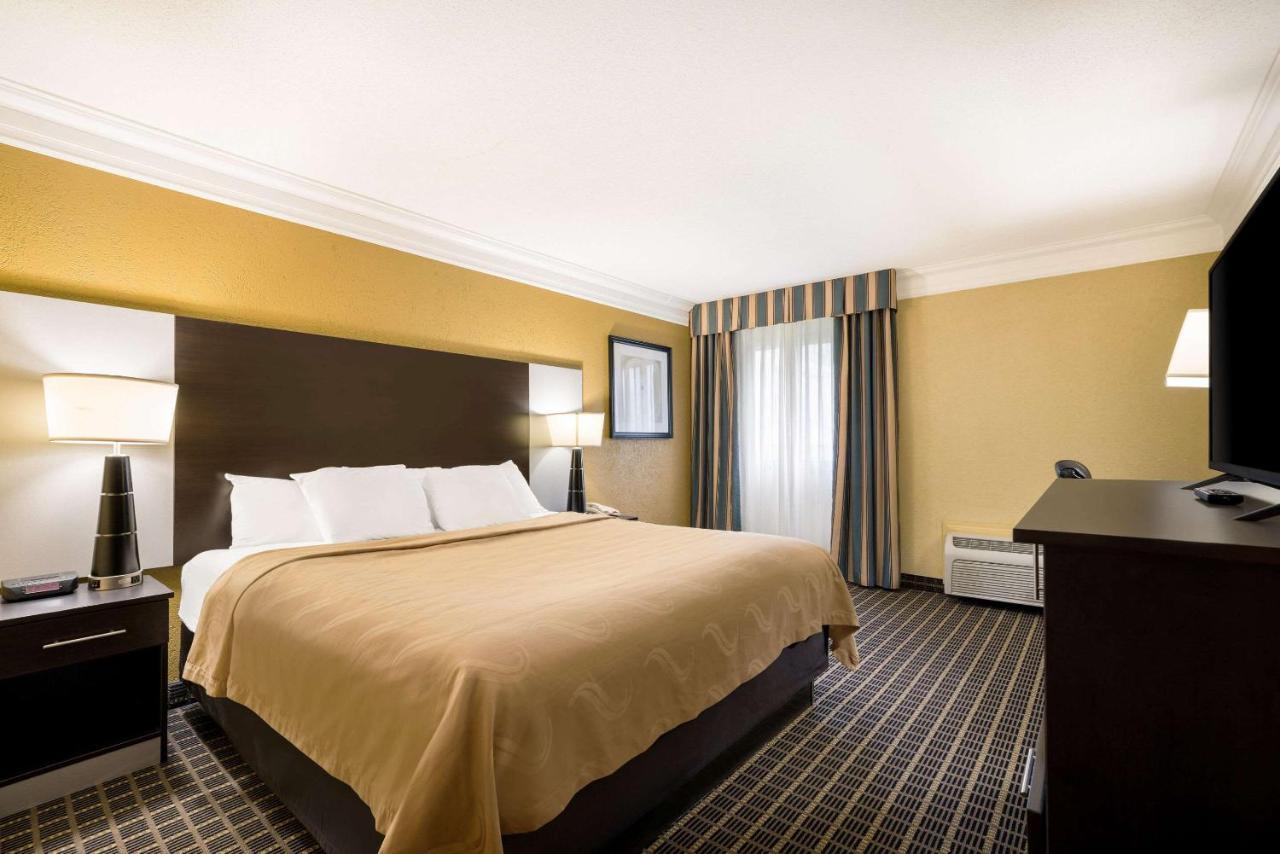 Quality Inn And Suites Fairgrounds - Syracuse Seneca Knolls Екстер'єр фото