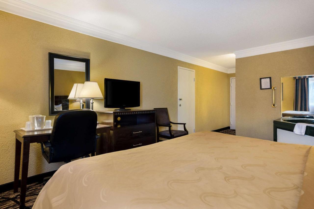 Quality Inn And Suites Fairgrounds - Syracuse Seneca Knolls Екстер'єр фото