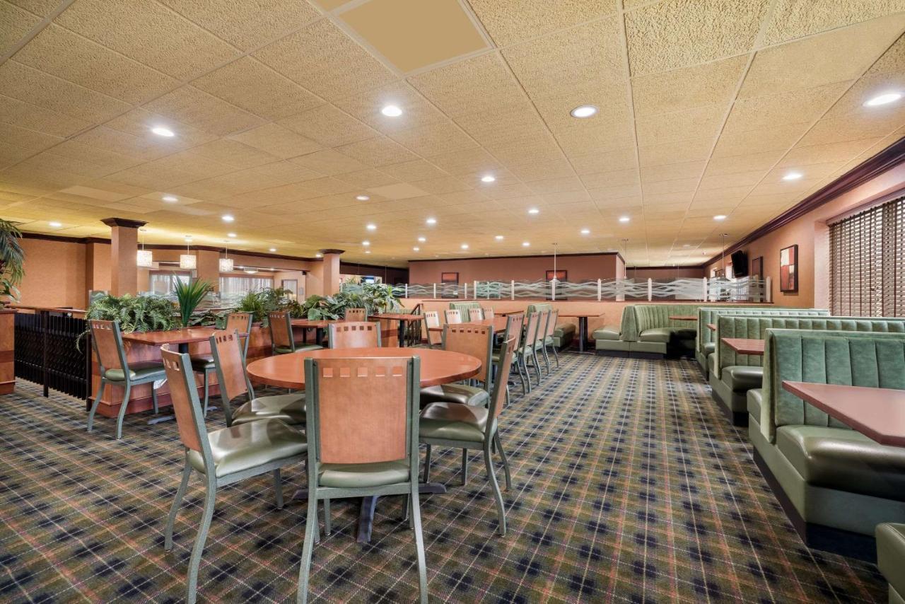 Quality Inn And Suites Fairgrounds - Syracuse Seneca Knolls Екстер'єр фото